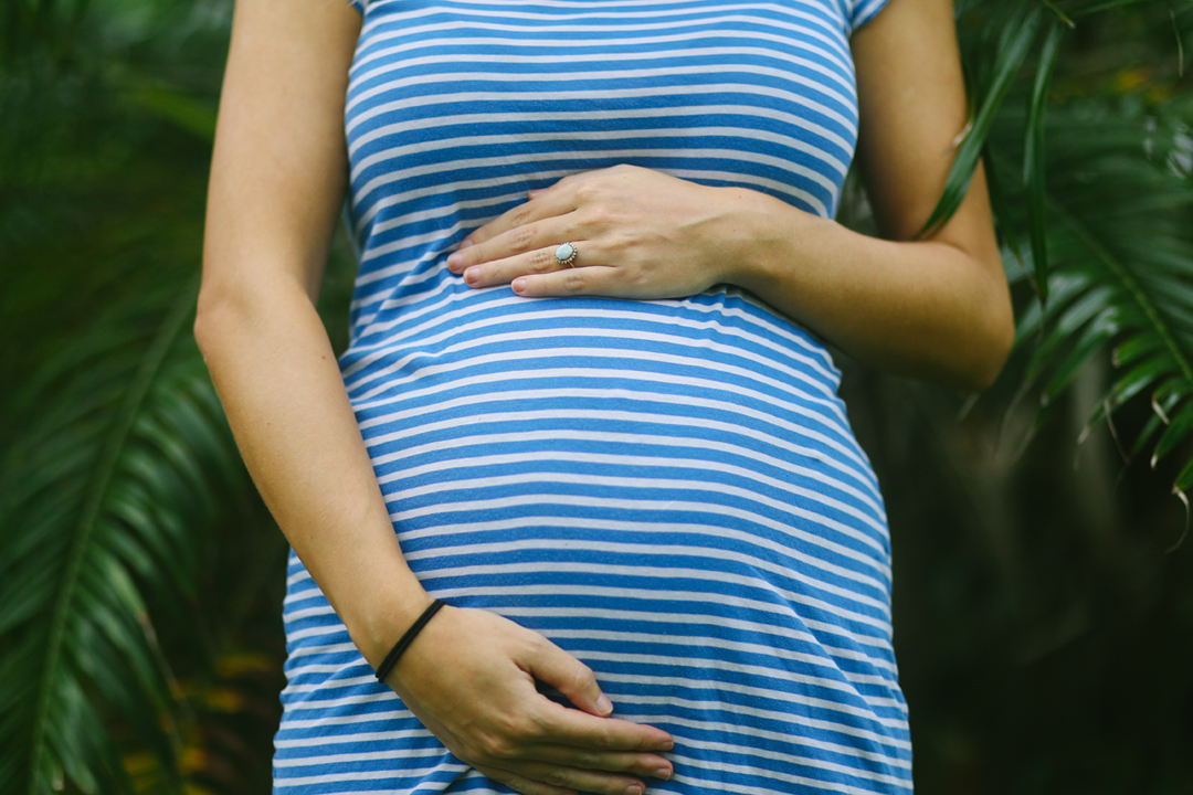 oahu maternity photographer